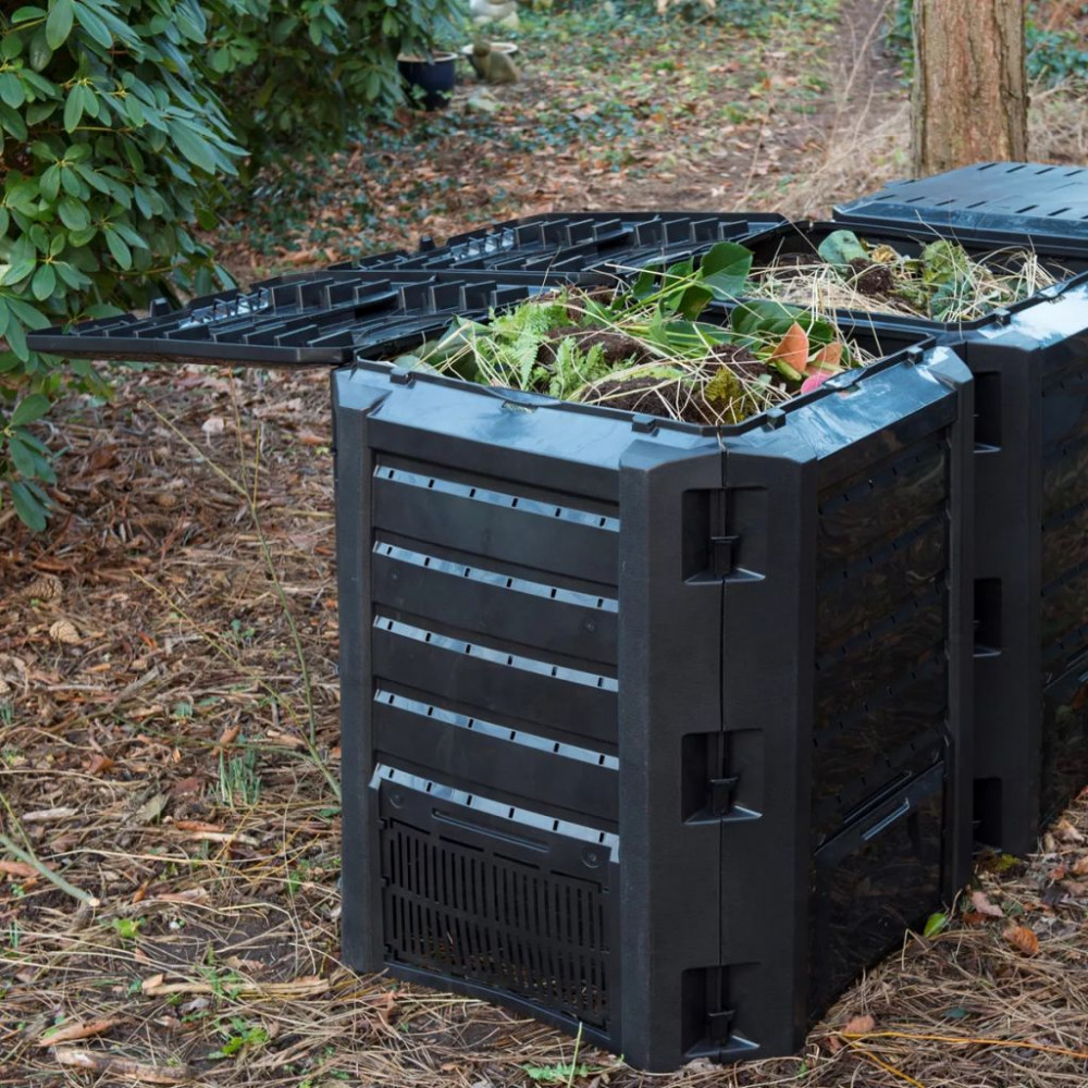 COMPOSTEUR : en kit, le bac à compost pour le jardin et entretenir